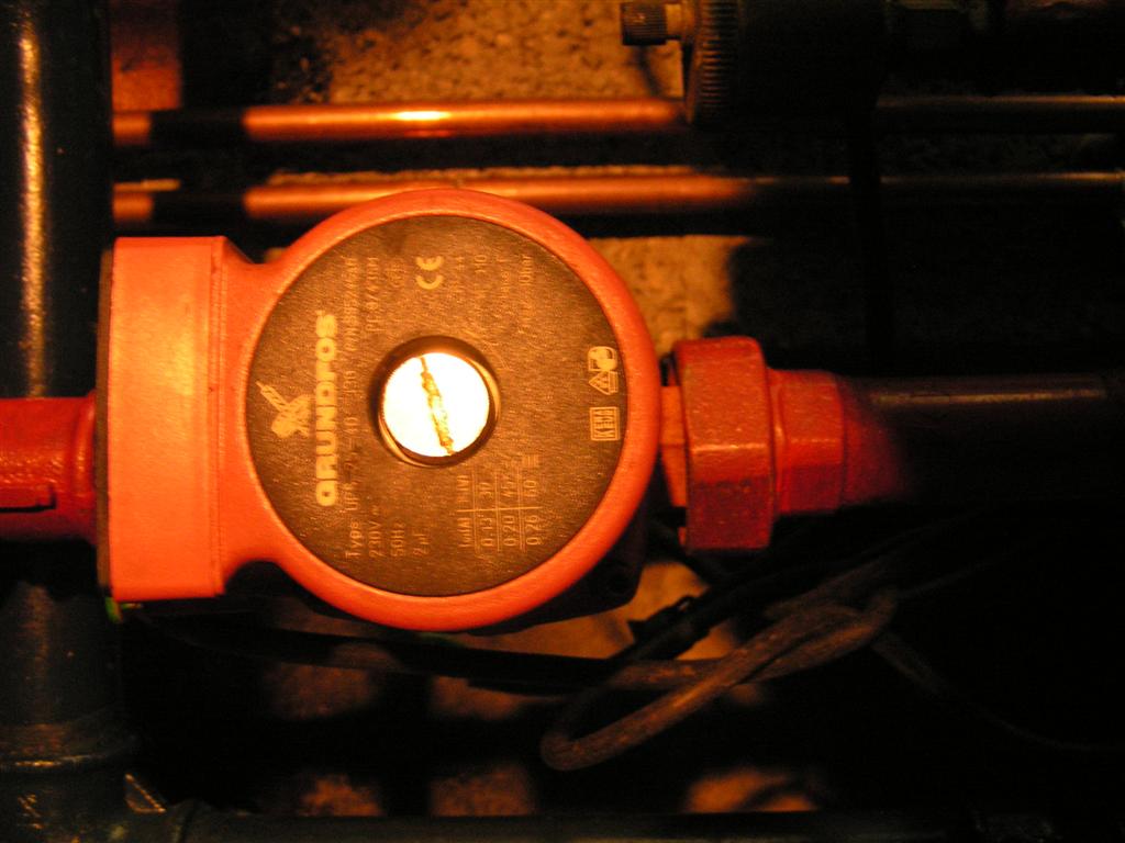 circulateur circuit de chauffage (Large).JPG